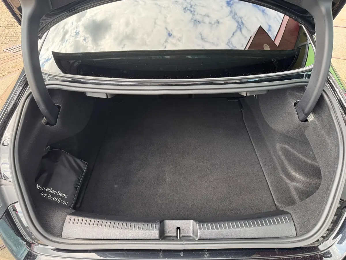 180 AMG EL-STOEL l PANO l SFEER l MATRIX l SOUND l KEYLESS l CAMERA l CARPLAY NIGHT l ORG.NL