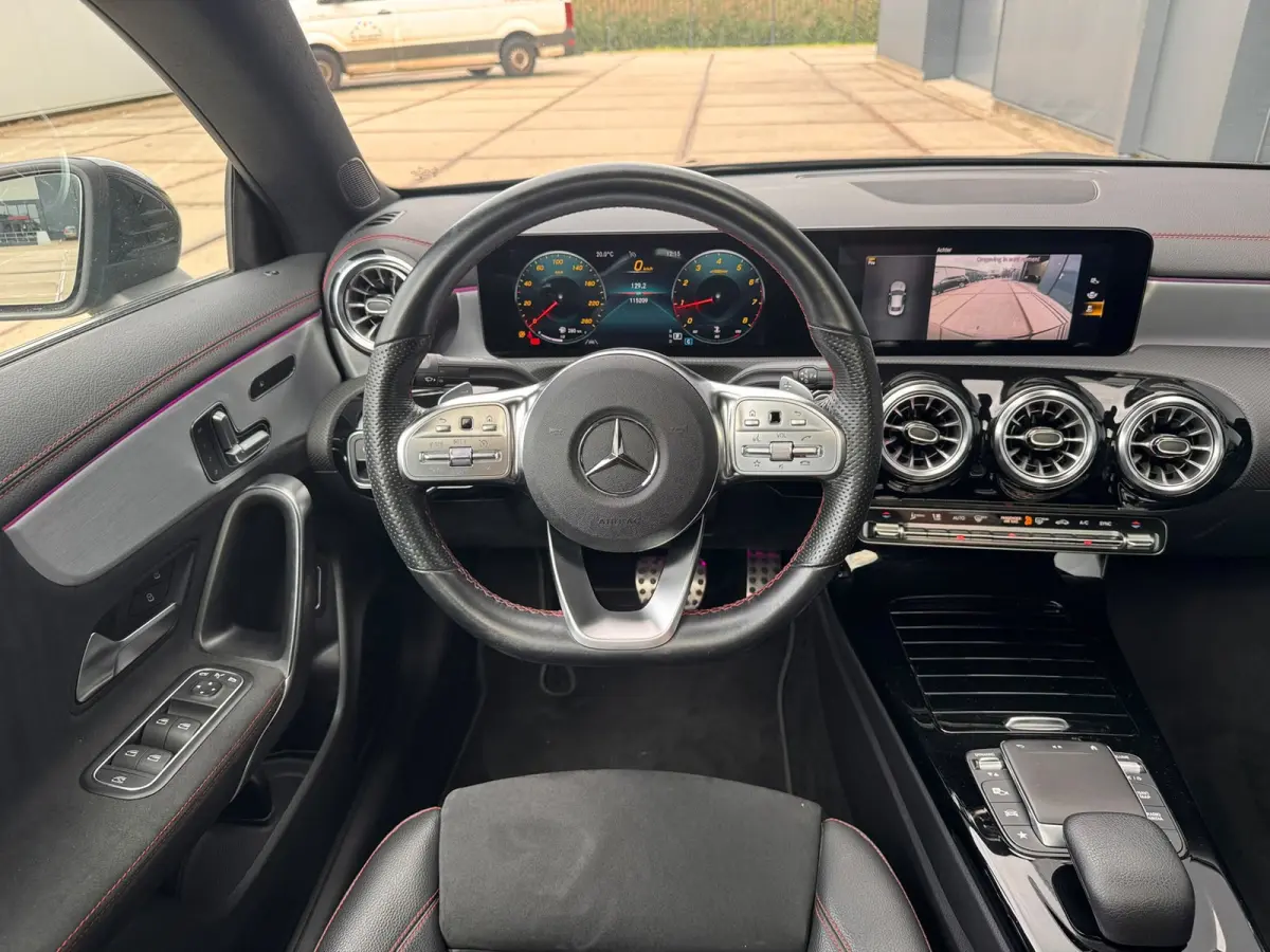 180 AMG EL-STOEL l PANO l SFEER l MATRIX l SOUND l KEYLESS l CAMERA l CARPLAY NIGHT l ORG.NL