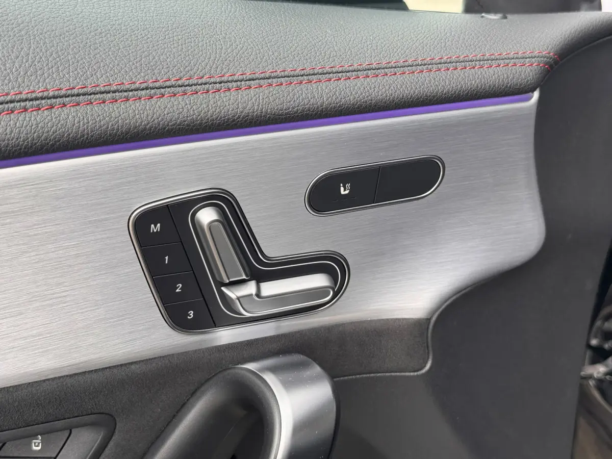 180 AMG PANO l SFEER l EL-STOEL l MATRIX l SOUND l KEYLESS l CAMERA l CARPLAY NIGHT l ORG.NL