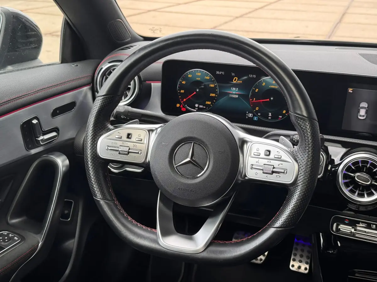 180 AMG EL-STOEL l PANO l SFEER l MATRIX l SOUND l KEYLESS l CAMERA l CARPLAY NIGHT l ORG.NL