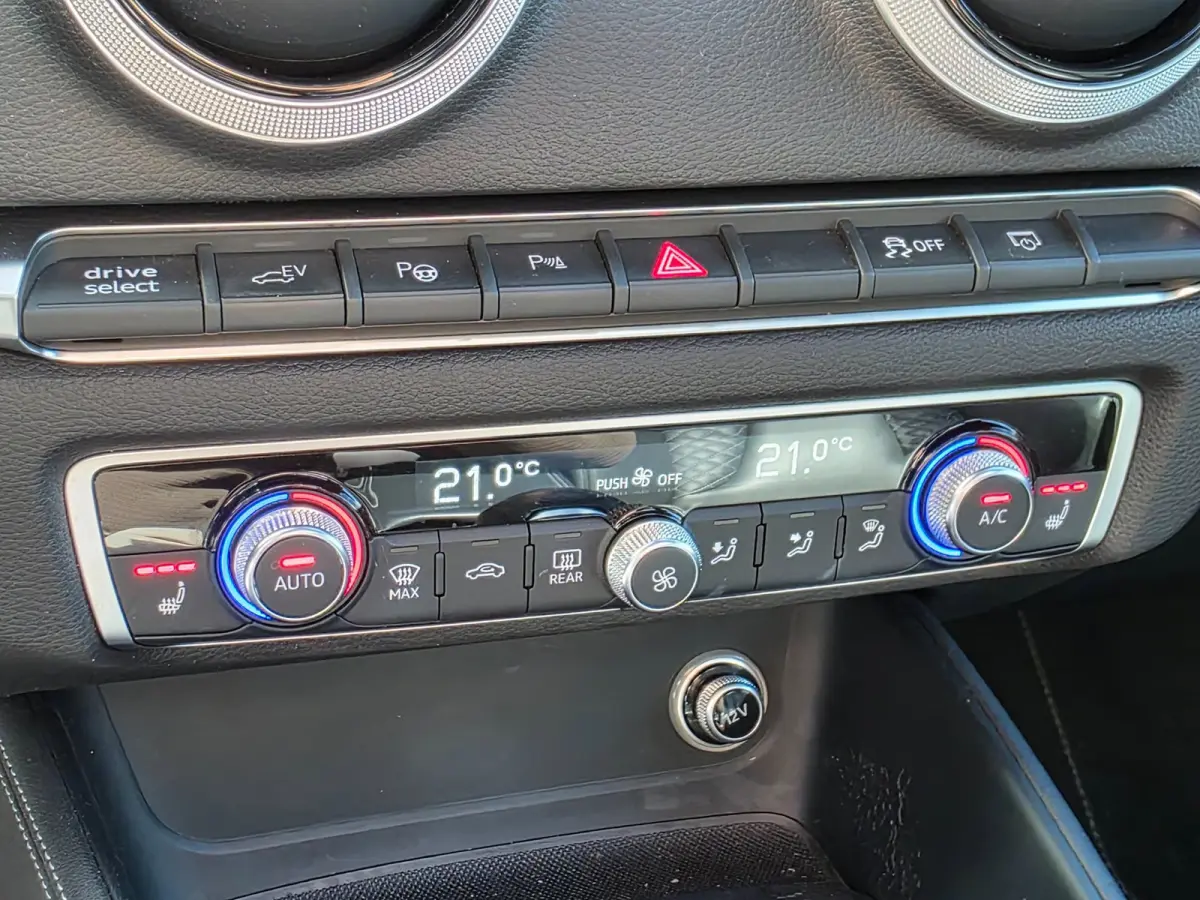1.4 e-tron Sport Pro Line plus | PANO | B&O | RS SEATS | BLACK OPTIEK