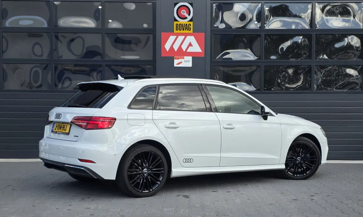 1.4 e-tron Sport Pro Line plus | PANO | B&O | RS SEATS | BLACK OPTIEK
