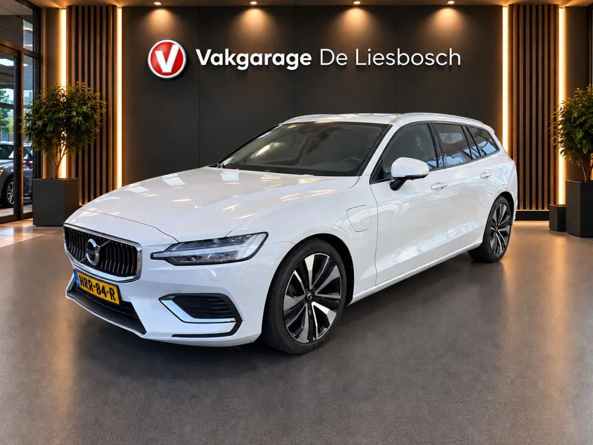 2.0 T6 Recharge AWD R-Design / 360 camera / Panoramadak / Leder / head-up / Harman-Kardon