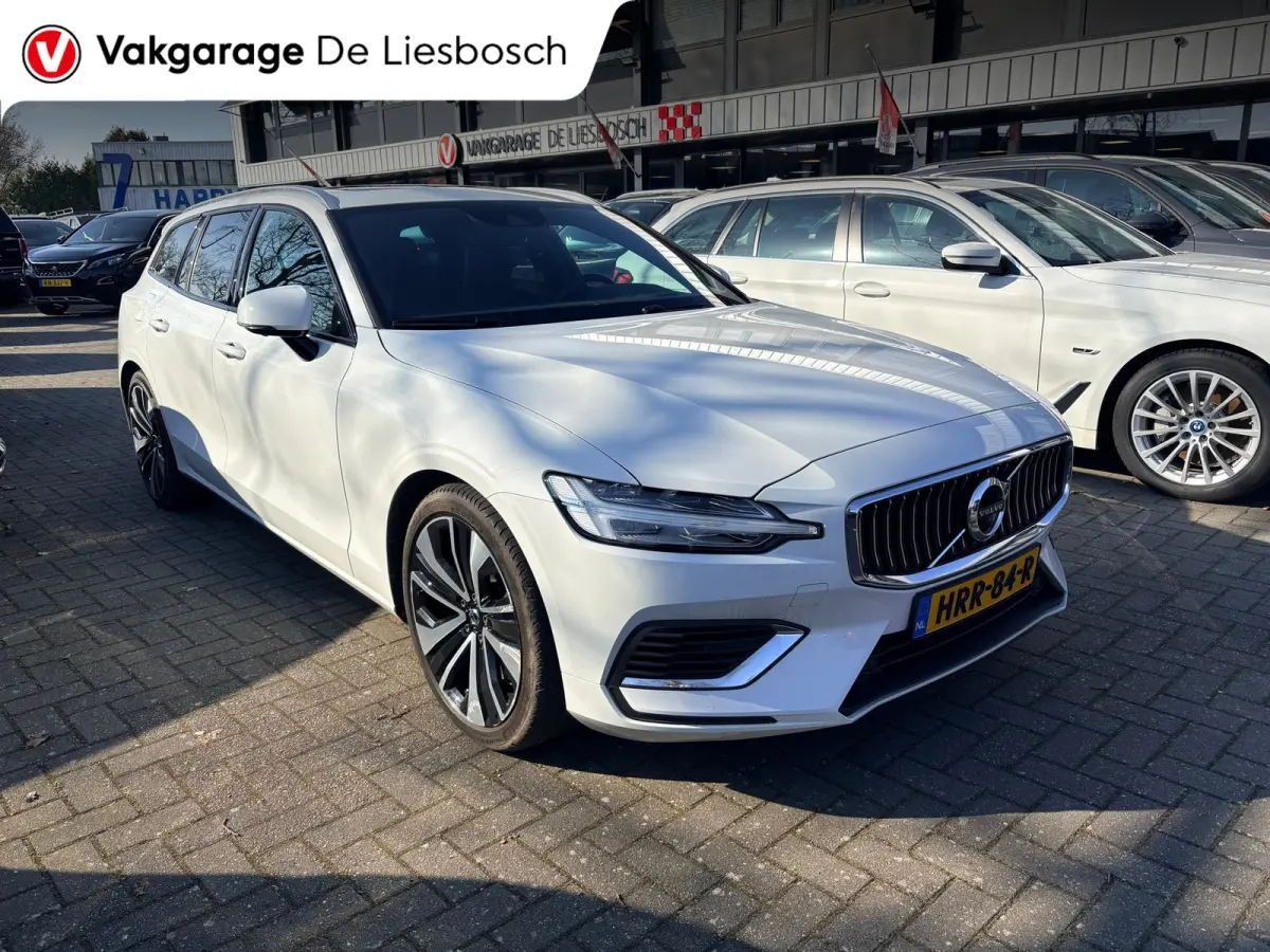 2.0 T6 Recharge AWD R-Design / 360 camera / Panoramadak / Leder / head-up / Harman-Kardon