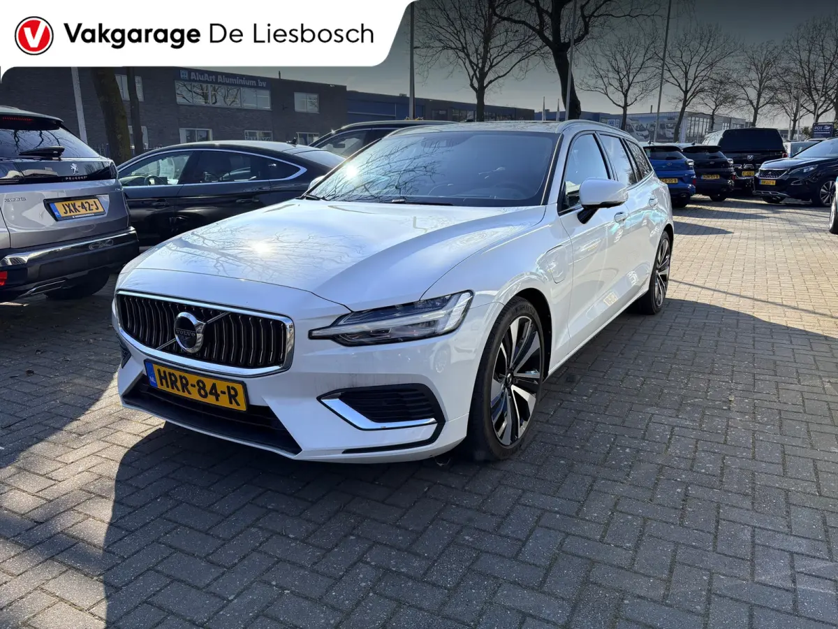 2.0 T6 Recharge AWD R-Design / 360 camera / Panoramadak / Leder / head-up / Harman-Kardon