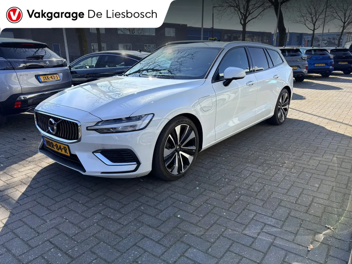 2.0 T6 Recharge AWD R-Design / 360 camera / Panoramadak / Leder / head-up / Harman-Kardon