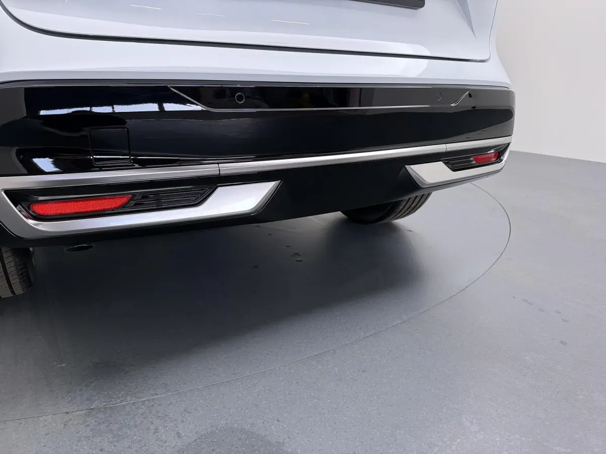 1.3 MHEV Xtronic Tekna Plus | € 3.000,- voorraadvoordeel | Bosé audio | Stoel- Stuur- & voorruitverwarming | 1800KG trekvermogen|