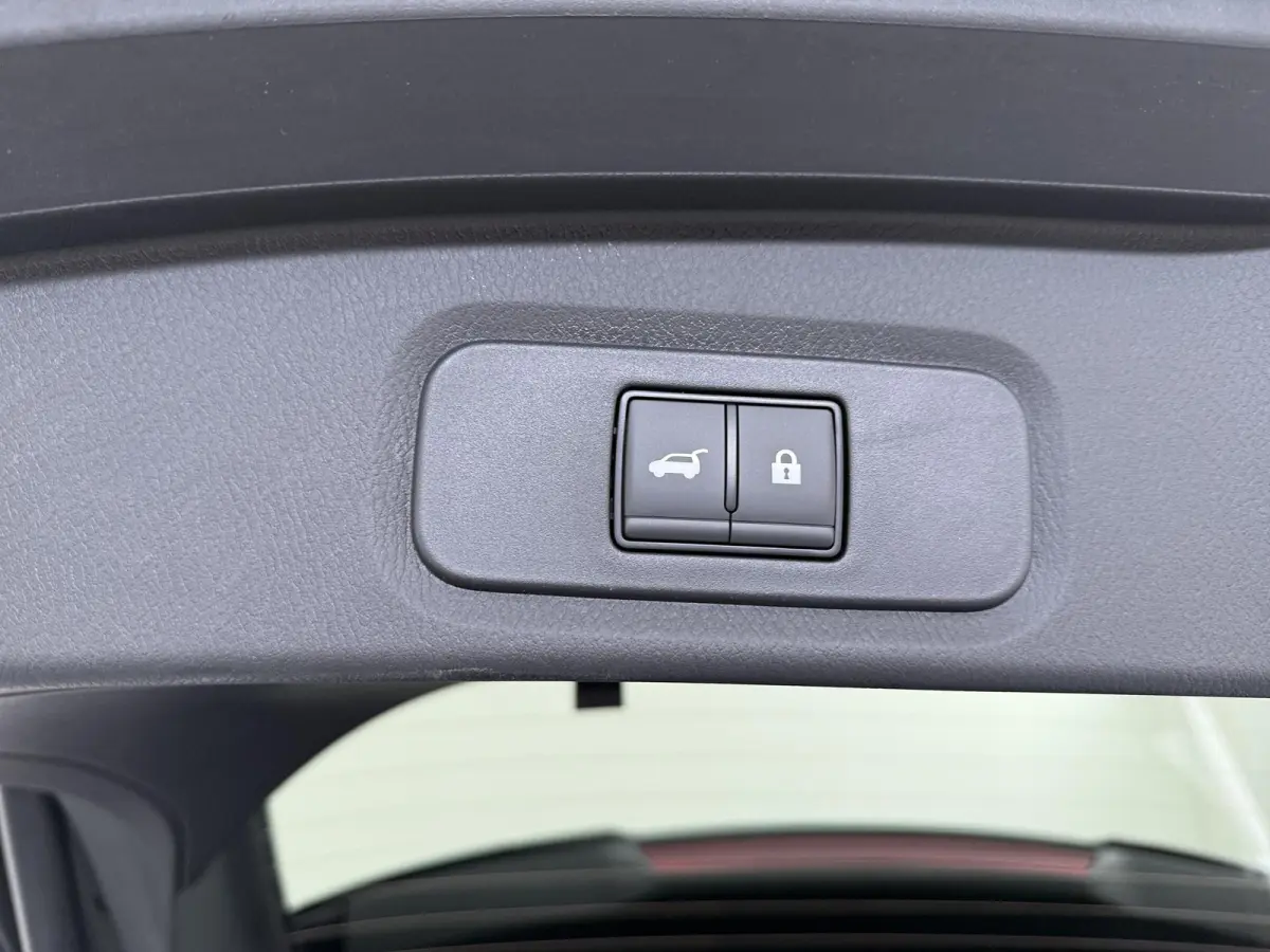 1.3 MHEV Xtronic Tekna Plus | € 3.000,- voorraadvoordeel | Bosé audio | Stoel- Stuur- & voorruitverwarming | 1800KG trekvermogen|