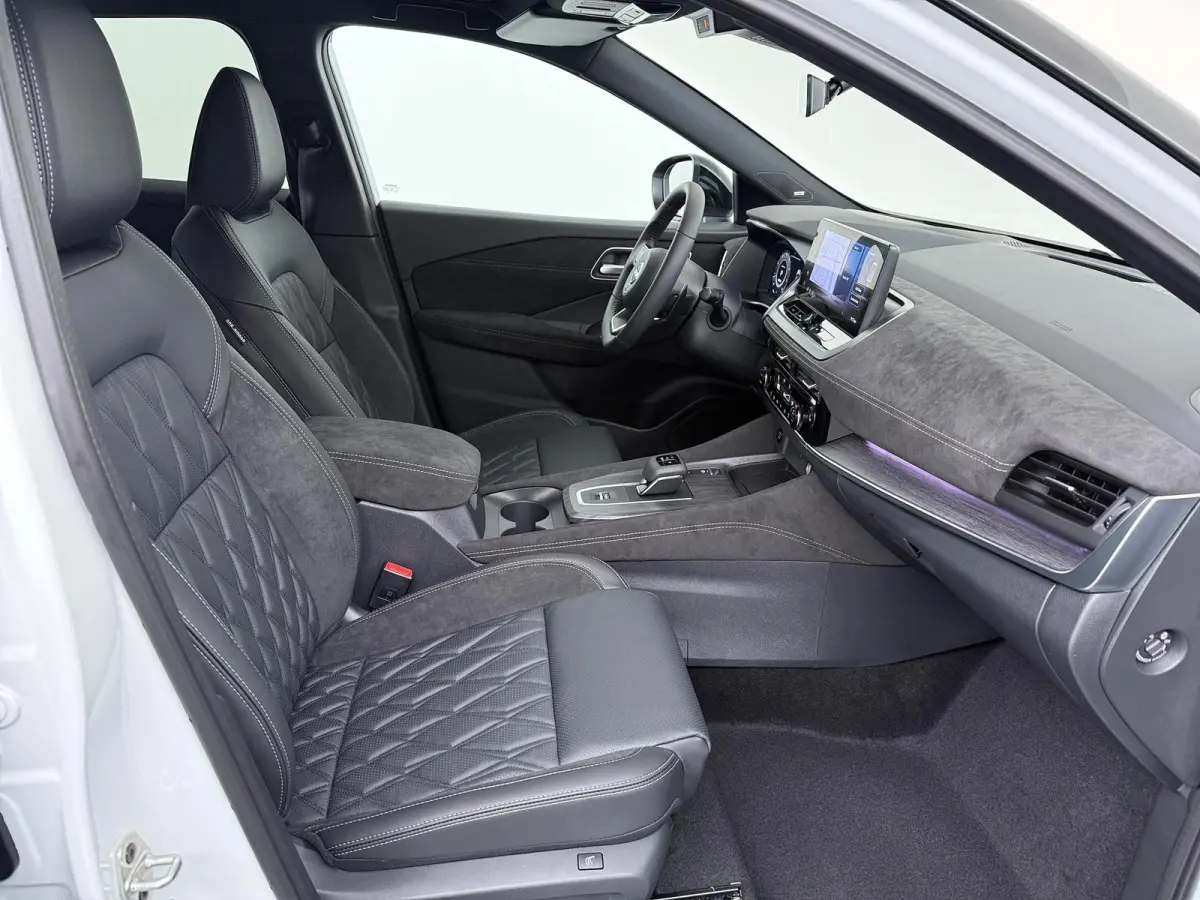 1.3 MHEV Xtronic Tekna Plus | € 3.000,- voorraadvoordeel | Bosé audio | Stoel- Stuur- & voorruitverwarming | 1800KG trekvermogen|