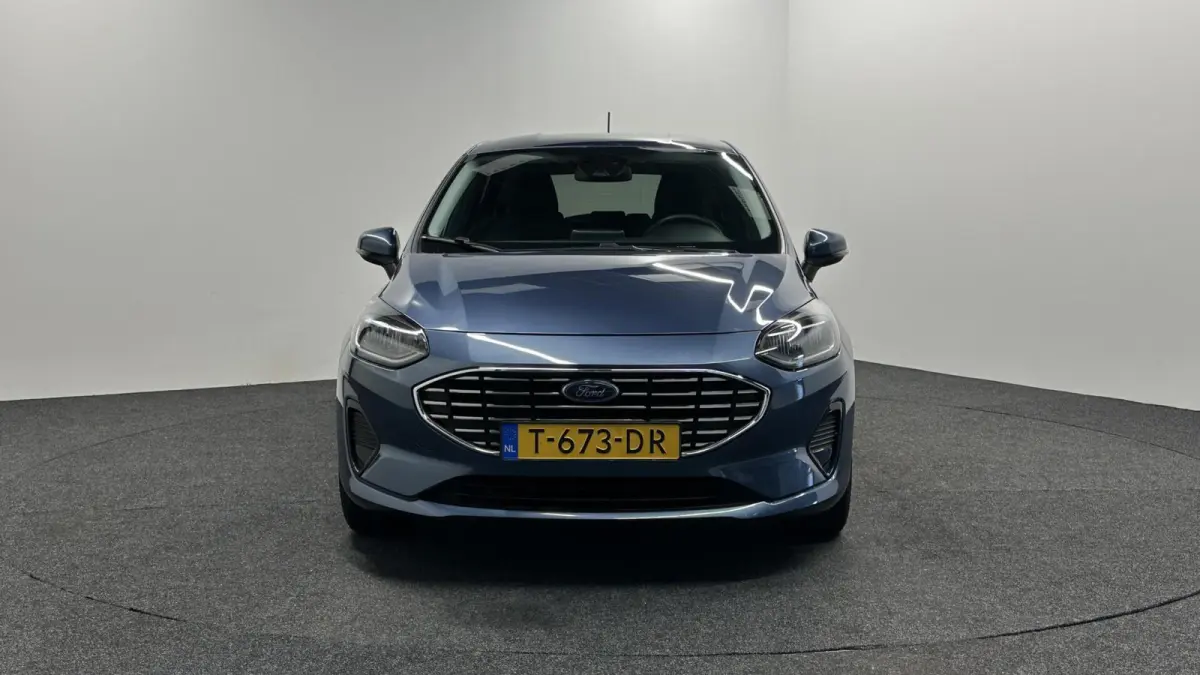 1.0 EcoBoost Hybrid Titanium NAVI CRUISE CARPLAY.