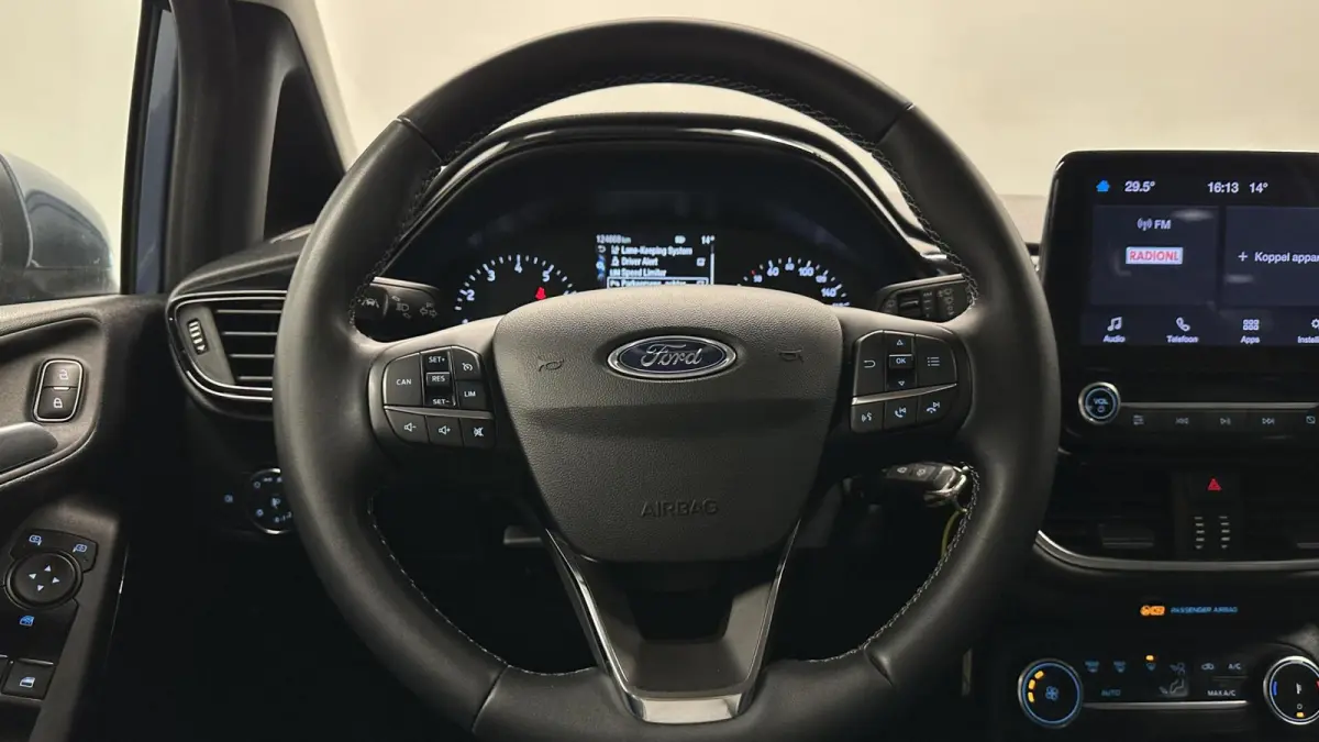 1.0 EcoBoost Hybrid Titanium NAVI CRUISE CARPLAY.