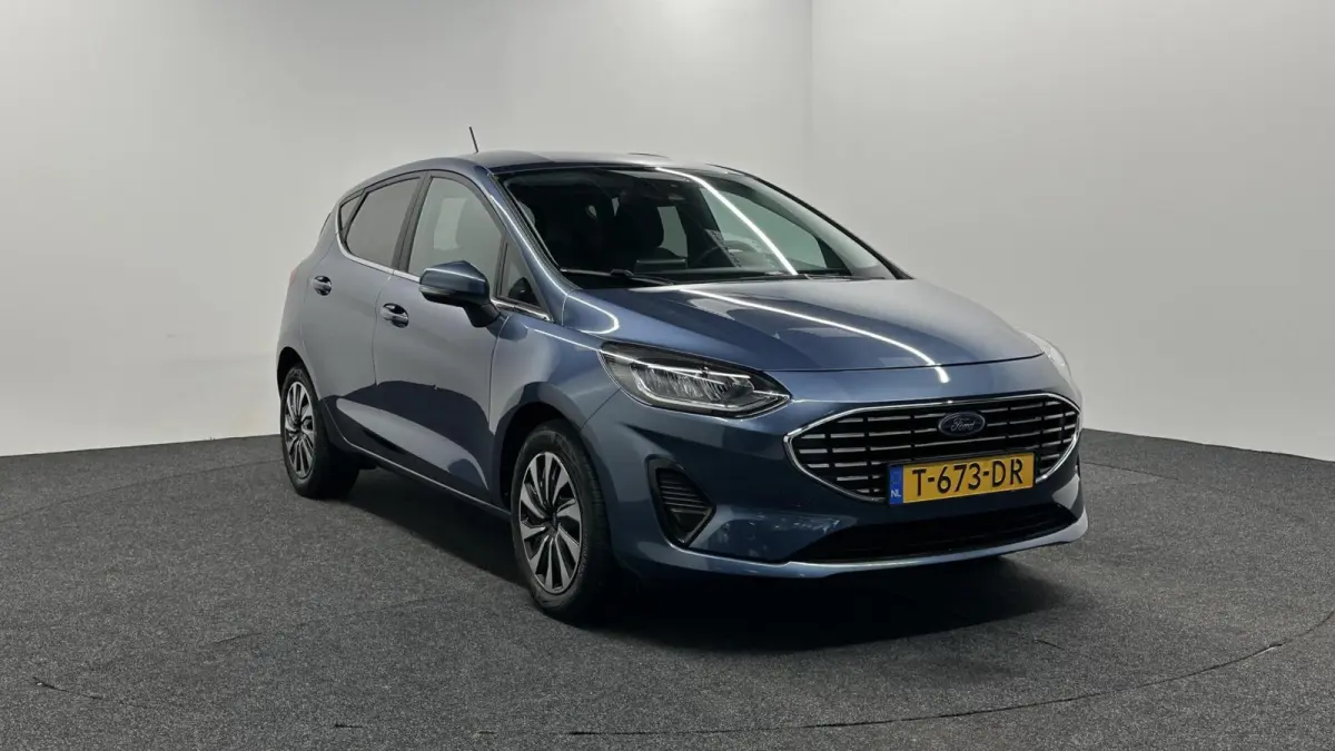 1.0 EcoBoost Hybrid Titanium NAVI CRUISE CARPLAY.