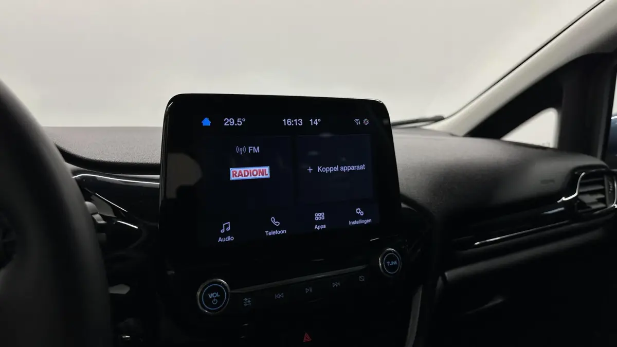 1.0 EcoBoost Hybrid Titanium NAVI CRUISE CARPLAY.