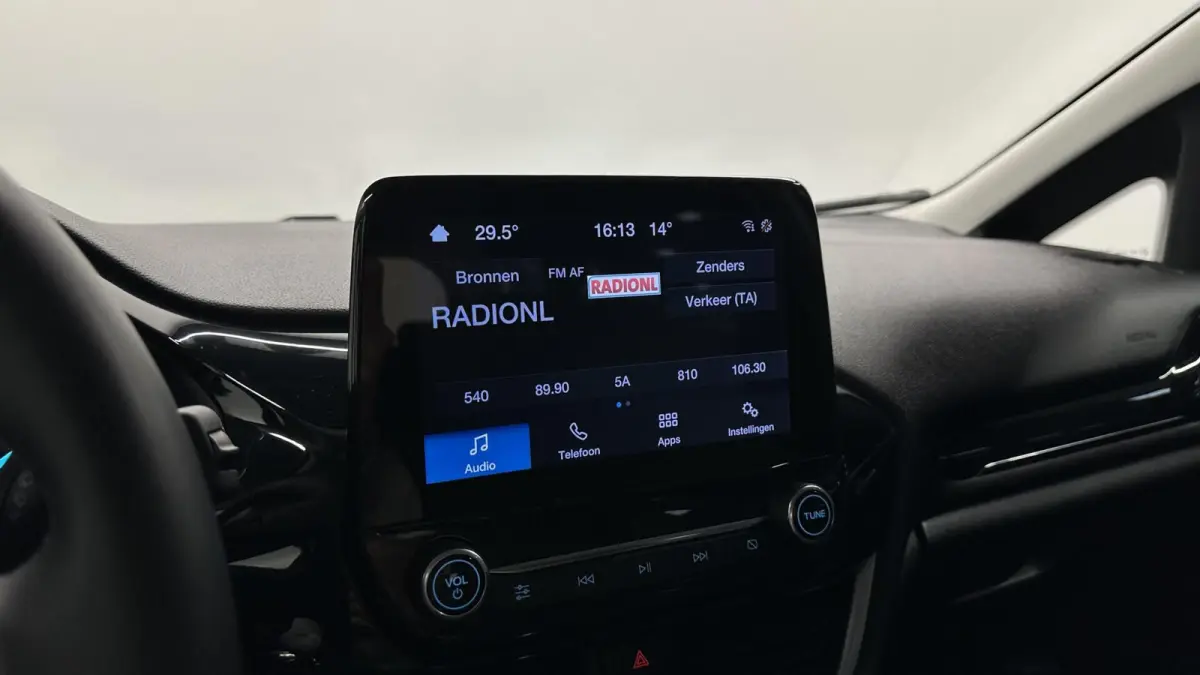 1.0 EcoBoost Hybrid Titanium NAVI CRUISE CARPLAY.