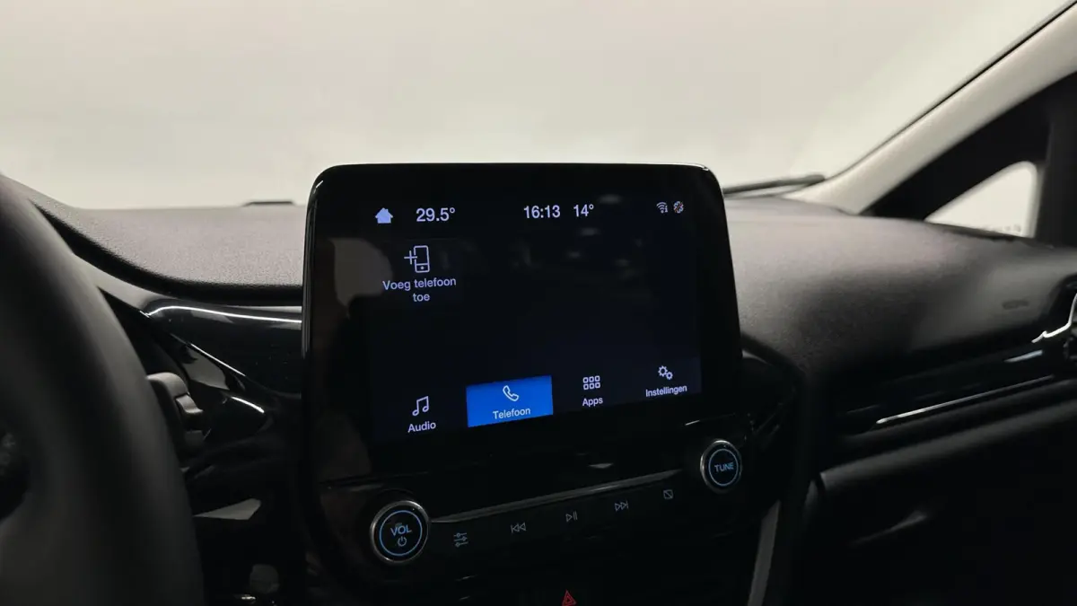 1.0 EcoBoost Hybrid Titanium NAVI CRUISE CARPLAY.