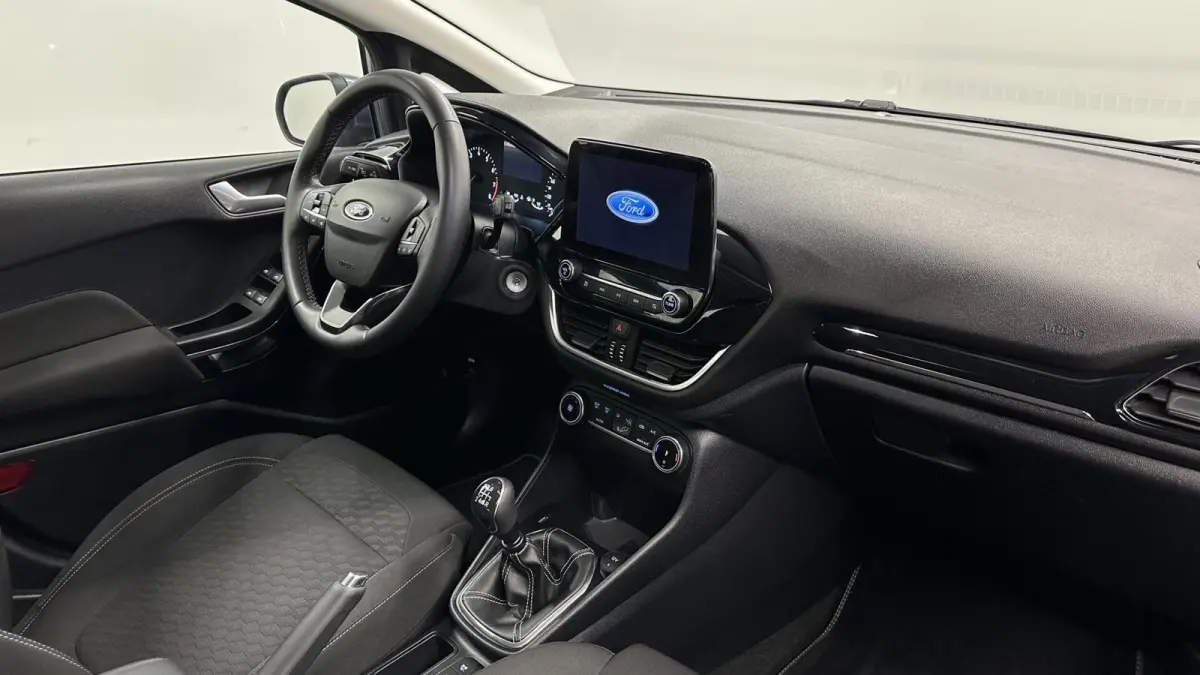 1.0 EcoBoost Hybrid Titanium NAVI CRUISE CARPLAY.