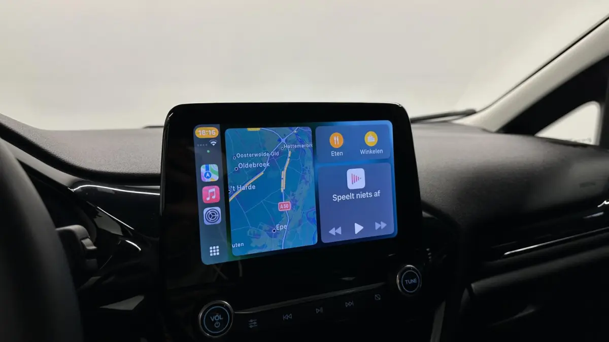 1.0 EcoBoost Hybrid Titanium NAVI CRUISE CARPLAY.