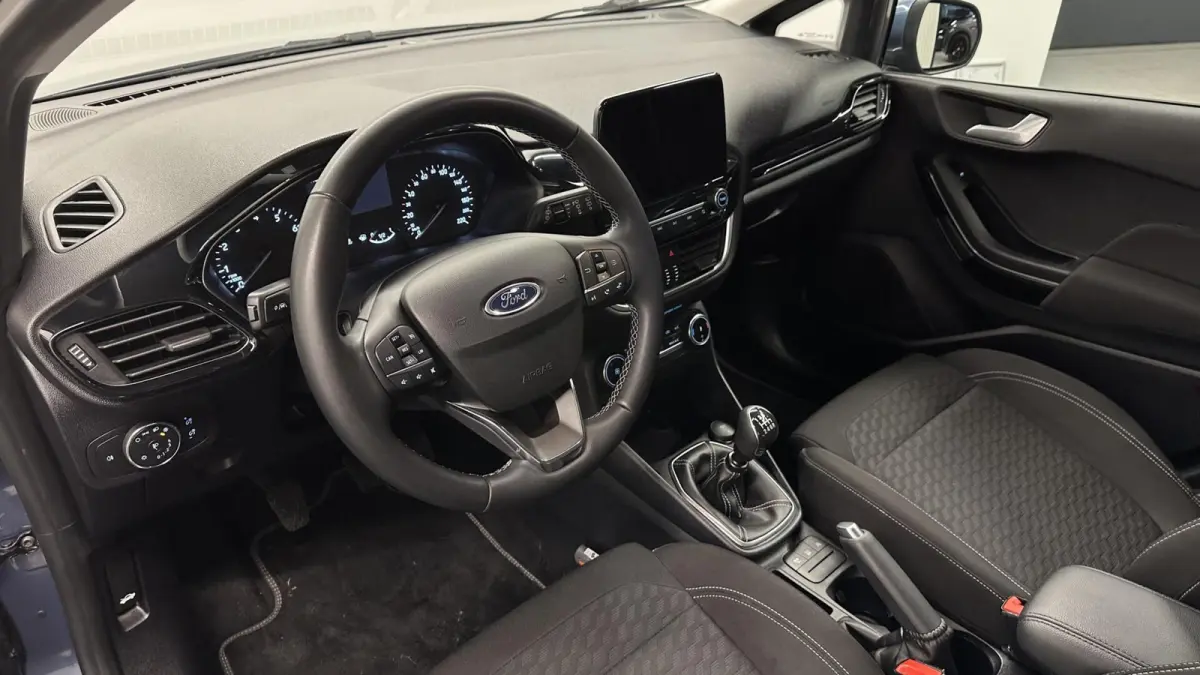 1.0 EcoBoost Hybrid Titanium NAVI CRUISE CARPLAY.