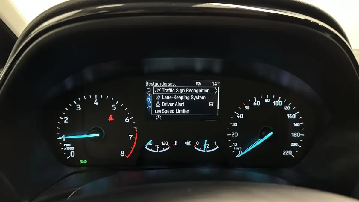 1.0 EcoBoost Hybrid Titanium NAVI CRUISE CARPLAY.