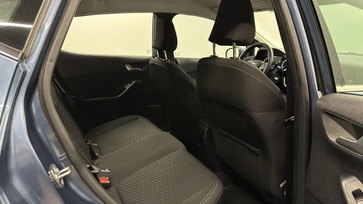 1.0 EcoBoost Hybrid Titanium NAVI CRUISE CARPLAY.