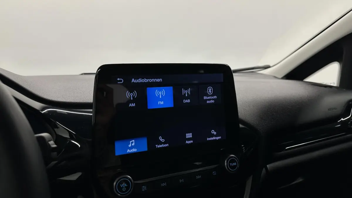 1.0 EcoBoost Hybrid Titanium NAVI CRUISE CARPLAY.