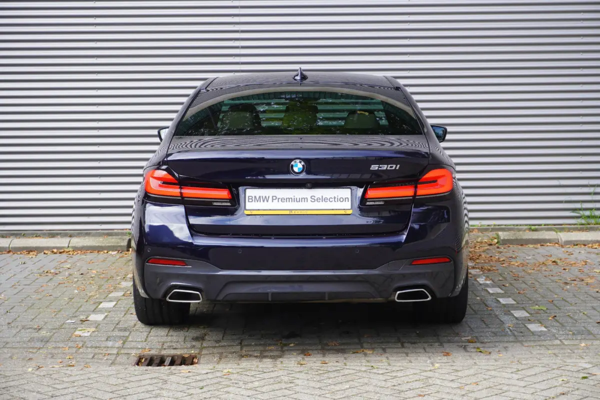 530i | M Sportpakket | High Executive | Extra getint glas | BMW Laserlight | BMW Head-Up Display | HiFi System | 19 inch LM M Y-Spaak
