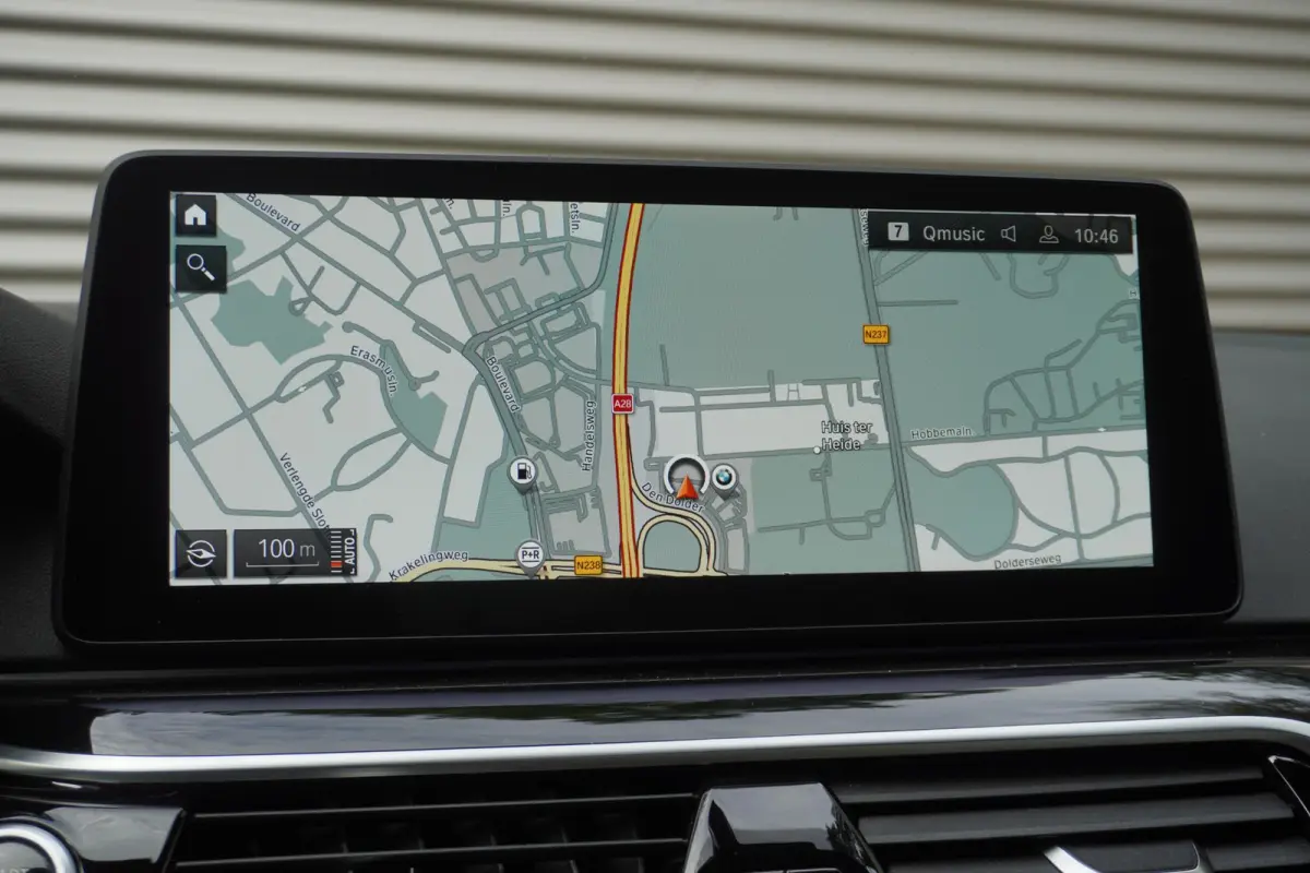 530i | M Sportpakket | High Executive | Extra getint glas | BMW Laserlight | BMW Head-Up Display | HiFi System | 19 inch LM M Y-Spaak