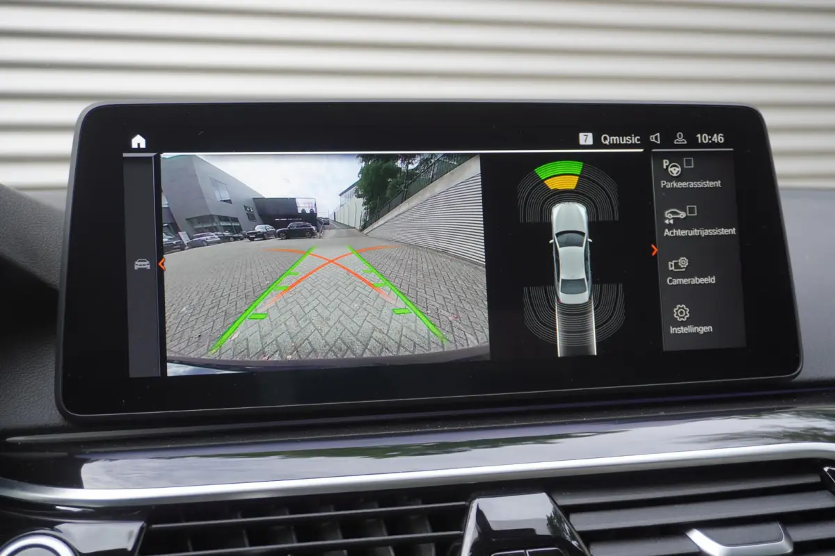 530i | M Sportpakket | High Executive | Extra getint glas | BMW Laserlight | BMW Head-Up Display | HiFi System | 19 inch LM M Y-Spaak