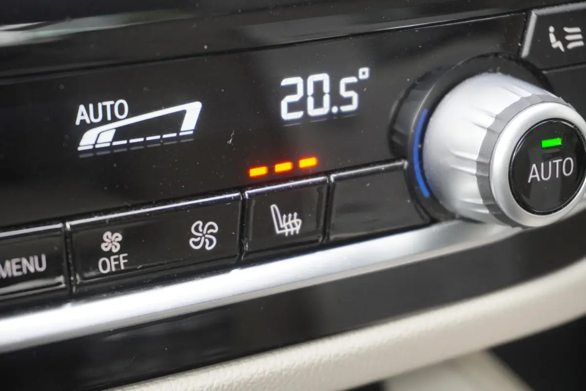 530i | M Sportpakket | High Executive | Extra getint glas | BMW Laserlight | BMW Head-Up Display | HiFi System | 19 inch LM M Y-Spaak