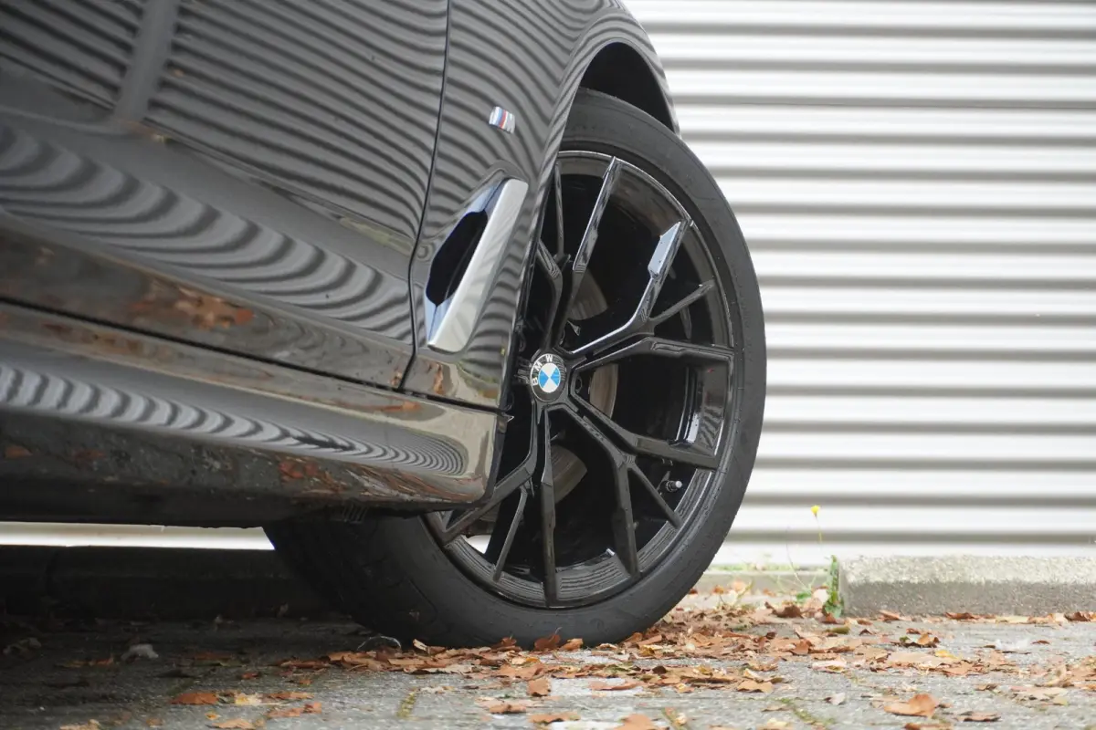 530i | M Sportpakket | High Executive | Extra getint glas | BMW Laserlight | BMW Head-Up Display | HiFi System | 19 inch LM M Y-Spaak
