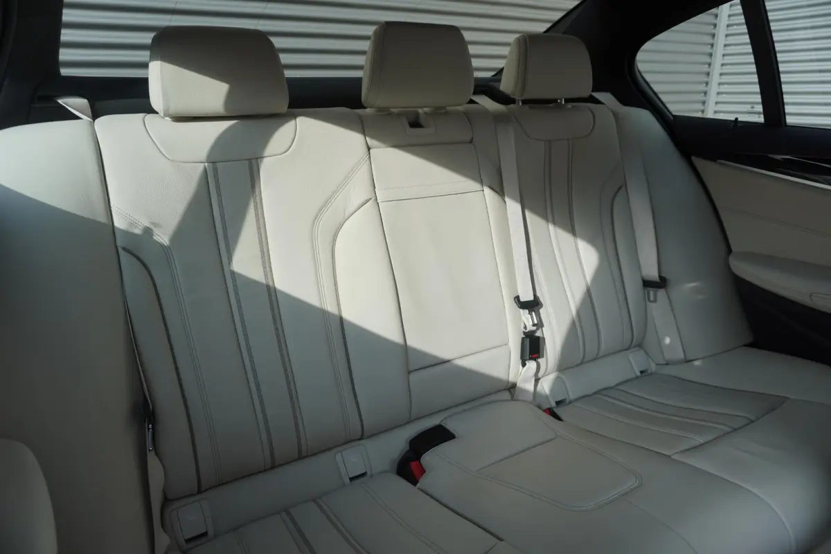 530i | M Sportpakket | High Executive | Extra getint glas | BMW Laserlight | BMW Head-Up Display | HiFi System | 19 inch LM M Y-Spaak