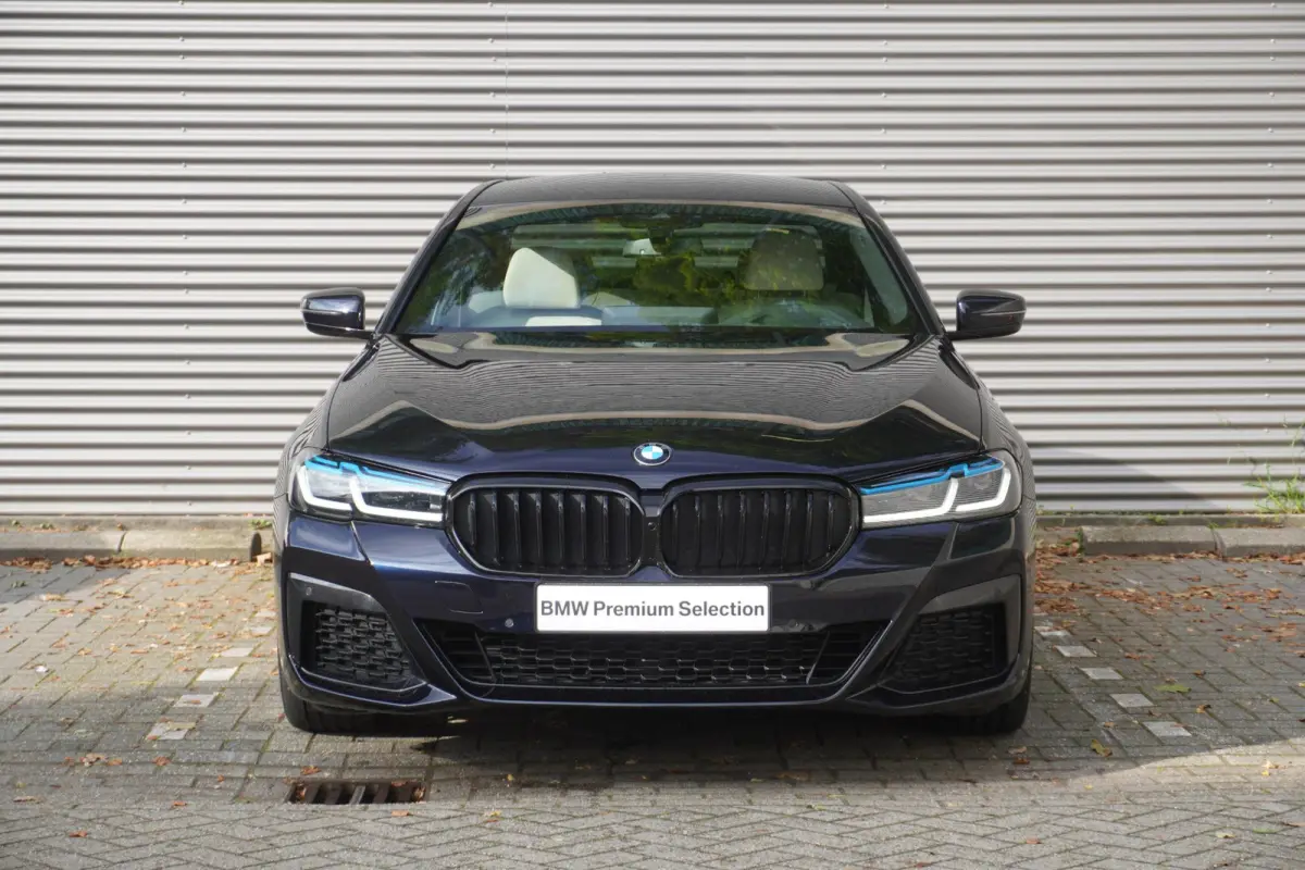 530i | M Sportpakket | High Executive | Extra getint glas | BMW Laserlight | BMW Head-Up Display | HiFi System | 19 inch LM M Y-Spaak
