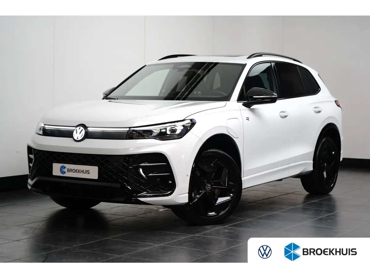 1.5 TSI 272PK eHybrid DSG-6 R-Line | TREKHAAK | PANORAMADAK | 360 CAMERA | BLACK STYLE | 19 INCH | FULL LED MATRIX