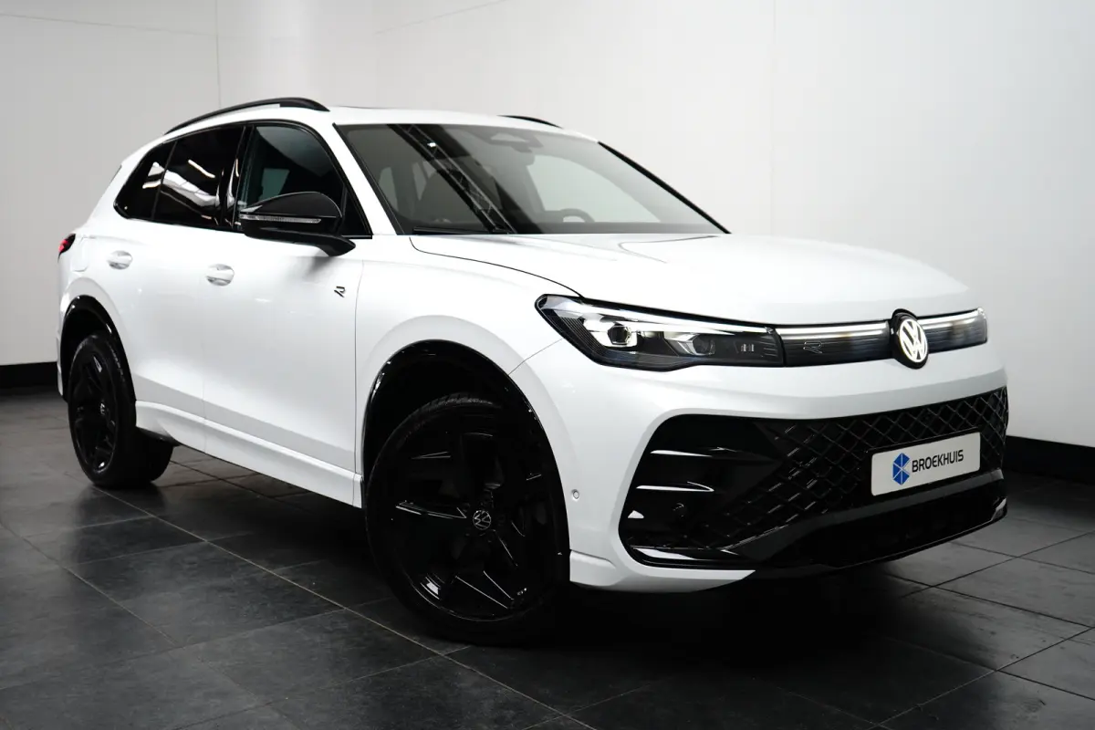 1.5 TSI 272PK eHybrid DSG-6 R-Line | TREKHAAK | PANORAMADAK | 360 CAMERA | BLACK STYLE | 19 INCH | FULL LED MATRIX