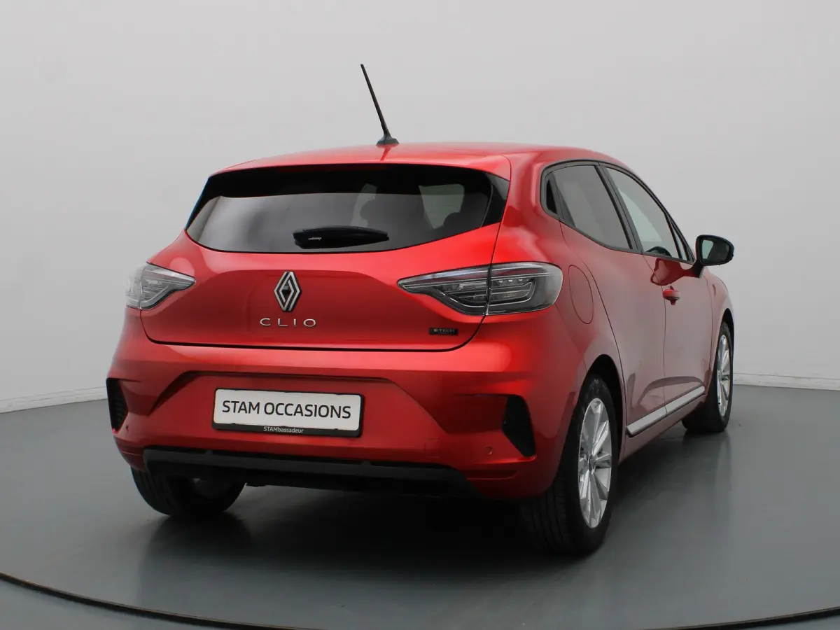 E-Tech Full Hybrid 145pk evolution Airco | Camera | Carplay | Parksens. achter