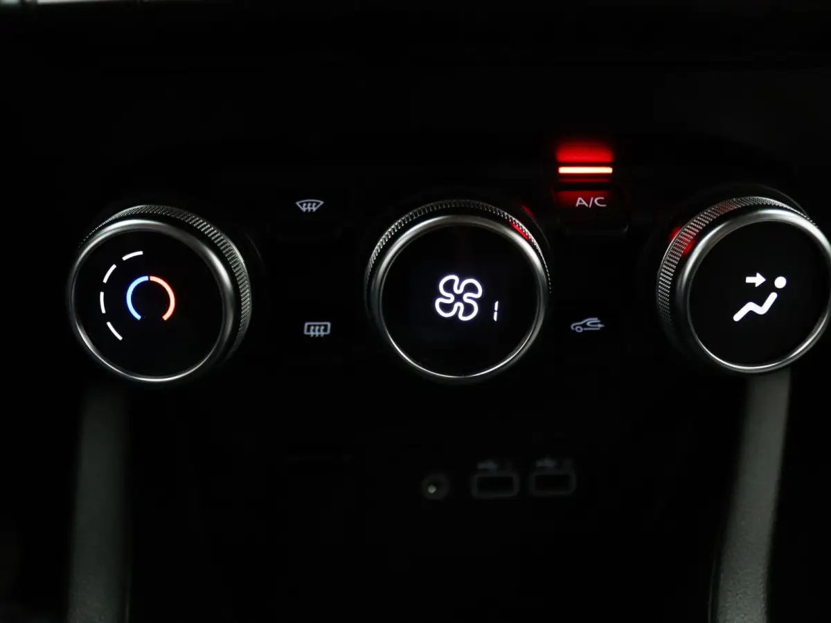 E-Tech Full Hybrid 145pk evolution Airco | Camera | Carplay | Parksens. achter