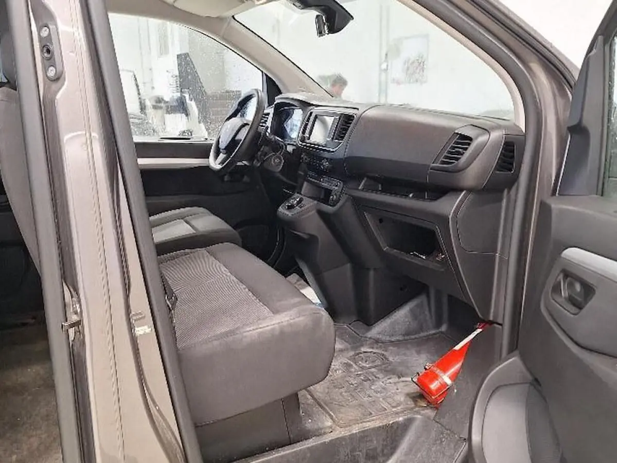 2.0 BlueHDI 145 AUTOMAAT DUBBEL CABINE DC