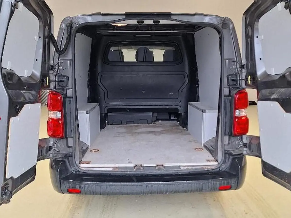 2.0 BlueHDI 145 AUTOMAAT DUBBEL CABINE DC