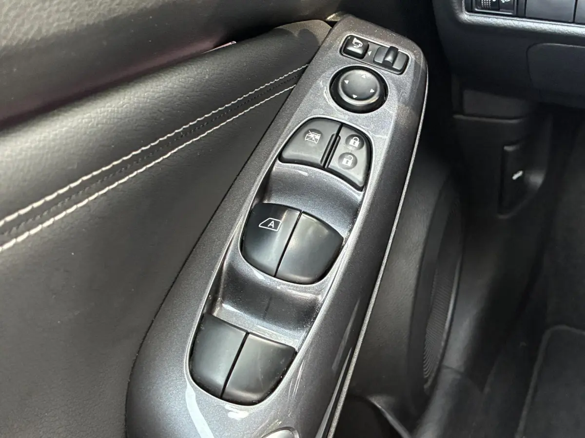 1.6 Hybrid Tekna / Sound Pack / All-Season banden / Achteruitrijcamera / Apple Carplay/Android Auto / Bluetooth / Adaptieve Cruise Control /