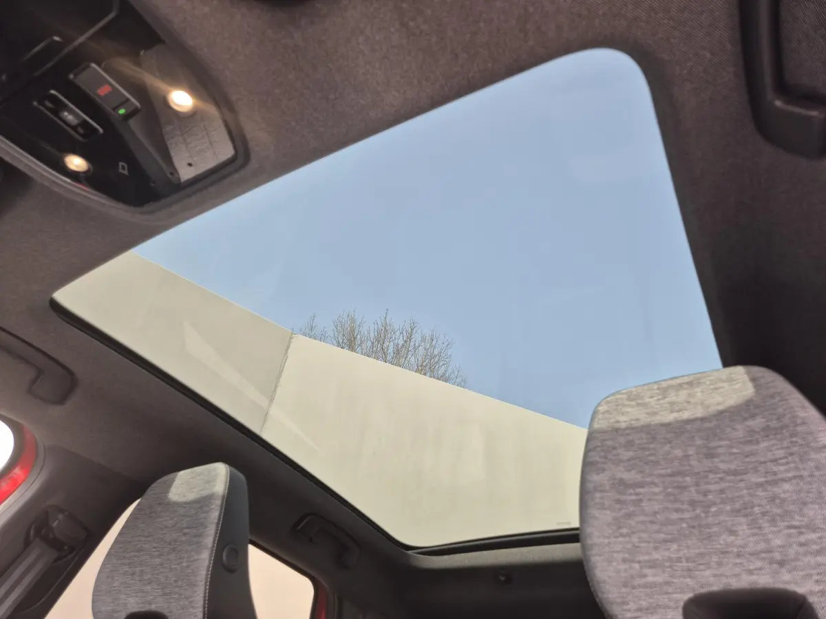 1.2 E-Tech full hybrid 200 techno / Fabrieksgarantie tot 02-2028 / Trekgewicht 1500 kg / Panoramadak / Rondomzicht camera / Apple Carplay Android Auto / Draadloze telefoon lader / Keyless En