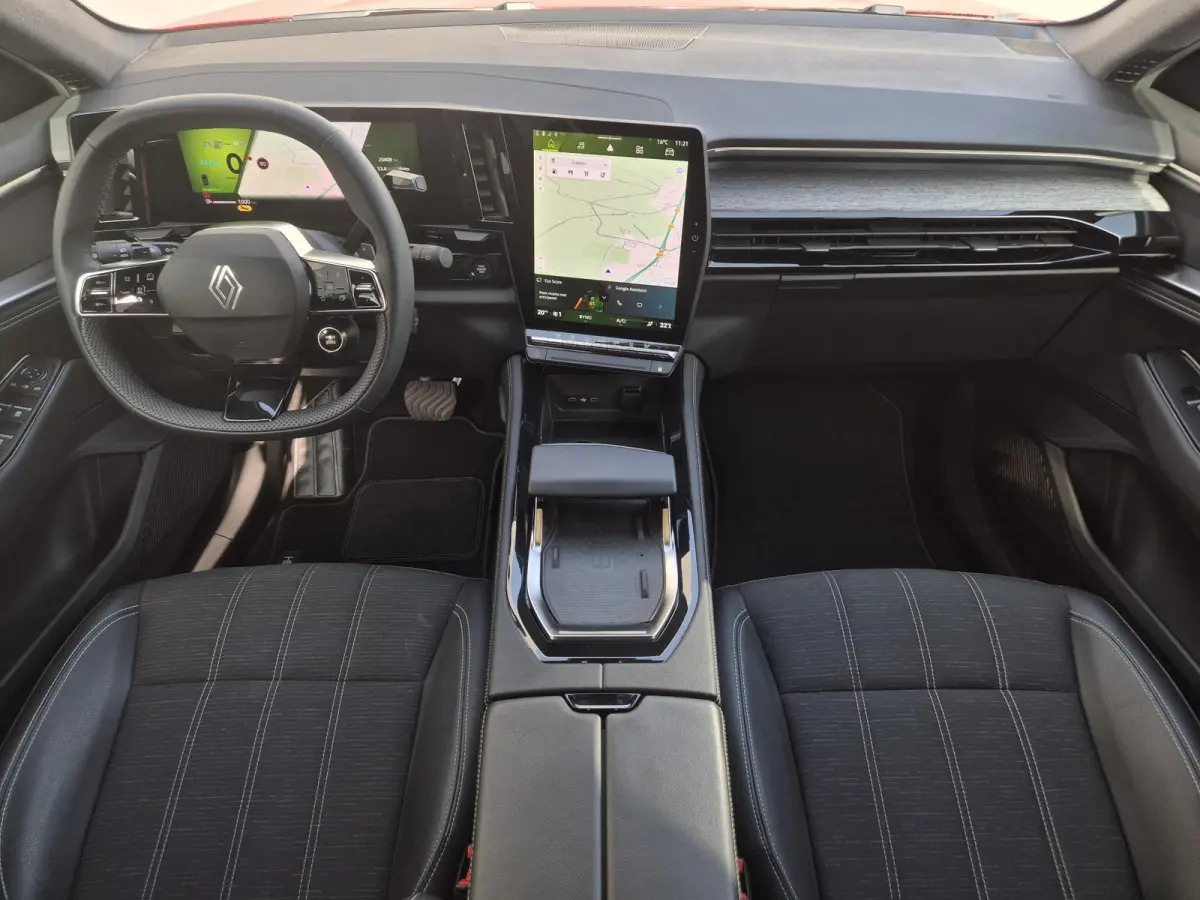 1.2 E-Tech full hybrid 200 techno / Fabrieksgarantie tot 02-2028 / Trekgewicht 1500 kg / Panoramadak / Rondomzicht camera / Apple Carplay Android Auto / Draadloze telefoon lader / Keyless En