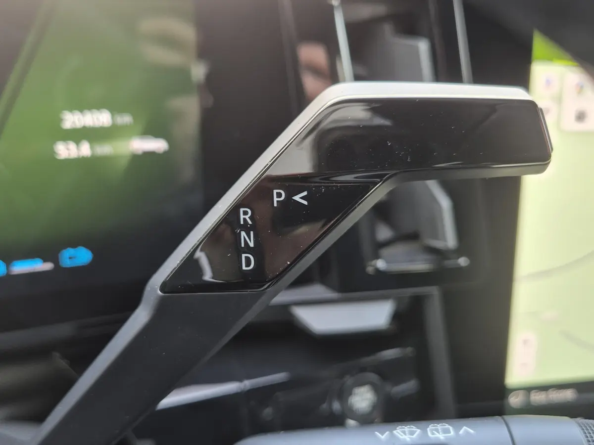 1.2 E-Tech full hybrid 200 techno / Fabrieksgarantie tot 02-2028 / Trekgewicht 1500 kg / Panoramadak / Rondomzicht camera / Apple Carplay Android Auto / Draadloze telefoon lader / Keyless En