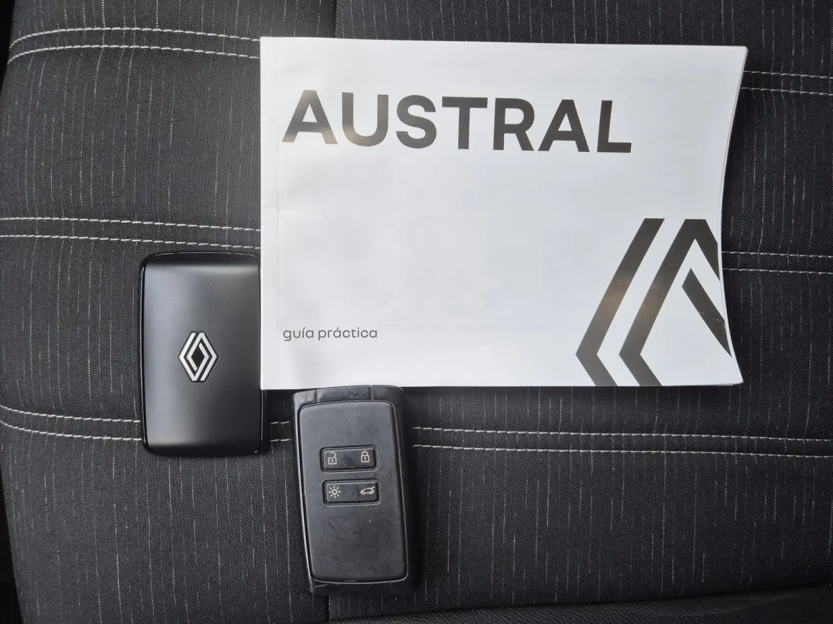 1.2 E-Tech full hybrid 200 techno / Fabrieksgarantie tot 02-2028 / Trekgewicht 1500 kg / Panoramadak / Rondomzicht camera / Apple Carplay Android Auto / Draadloze telefoon lader / Keyless En