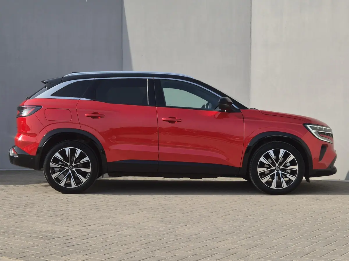 1.2 E-Tech full hybrid 200 techno / Fabrieksgarantie tot 02-2028 / Trekgewicht 1500 kg / Panoramadak / Rondomzicht camera / Apple Carplay Android Auto / Draadloze telefoon lader / Keyless En