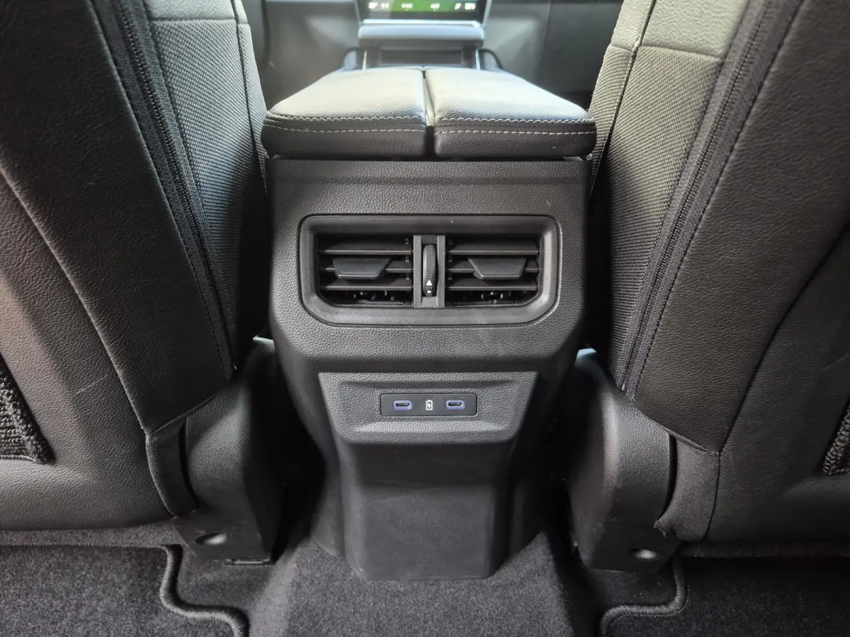1.2 E-Tech full hybrid 200 techno / Fabrieksgarantie tot 02-2028 / Trekgewicht 1500 kg / Panoramadak / Rondomzicht camera / Apple Carplay Android Auto / Draadloze telefoon lader / Keyless En