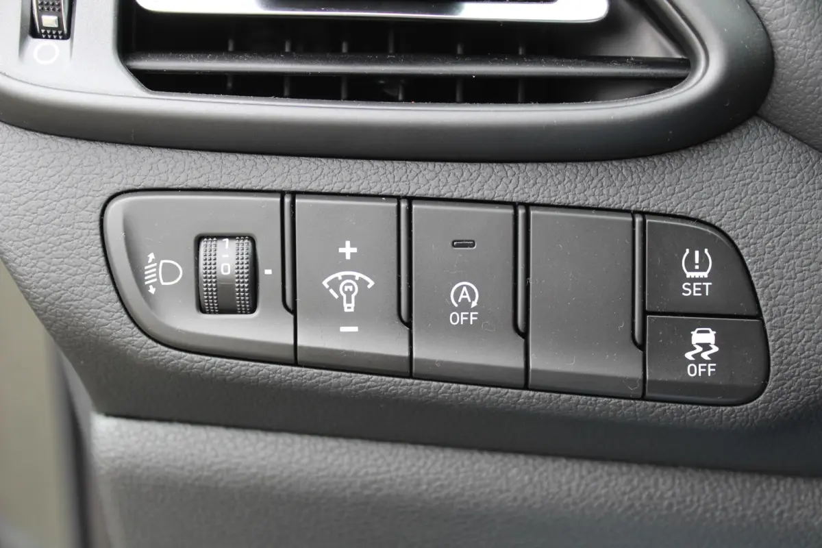 1.0 T-GDi MHEV Comfort Smart / Navigatie + Apple Carplay/Android Auto / Climate Control / Achteruitrijcamera / Cruise Control / Keyless Entry & Start /