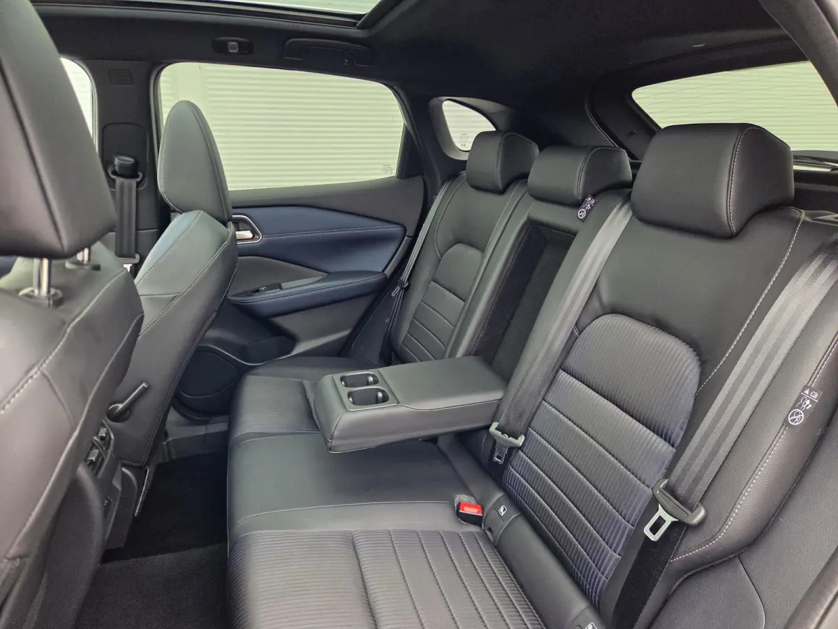 1.3 MHEV Tekna / NL Auto / Trekhaak 1400 KG / Panoramadak / All Seasonbanden / Half Lederen Bekleding / Navigatie / Elektrische Kofferbak / Adaptive Cruise Control / Climate Control / 360 Gr
