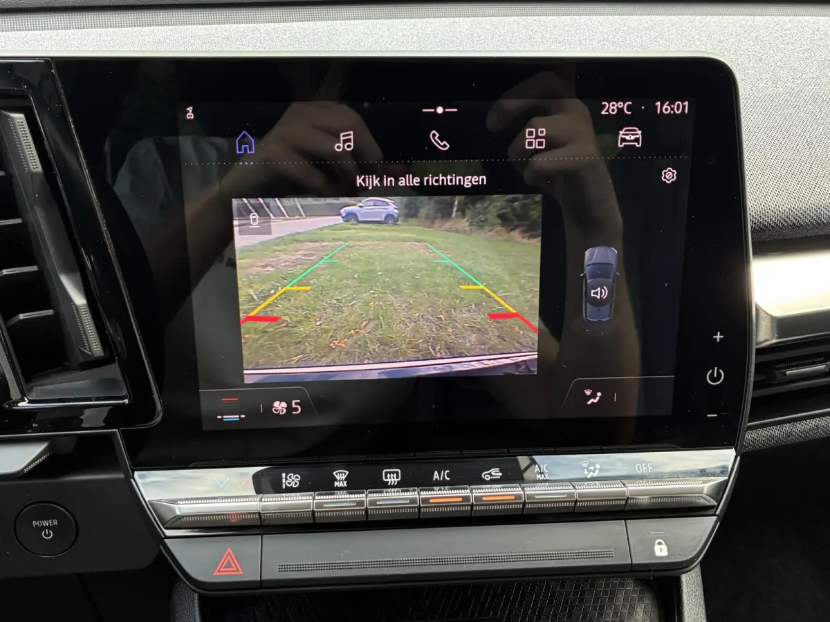 EV40 Boost Charge Equilibre / SOH 93,25% / All Season Banden / Navigatie via Apple Carplay & Android Auto / Cruise Control / Achteruitrijcamera /