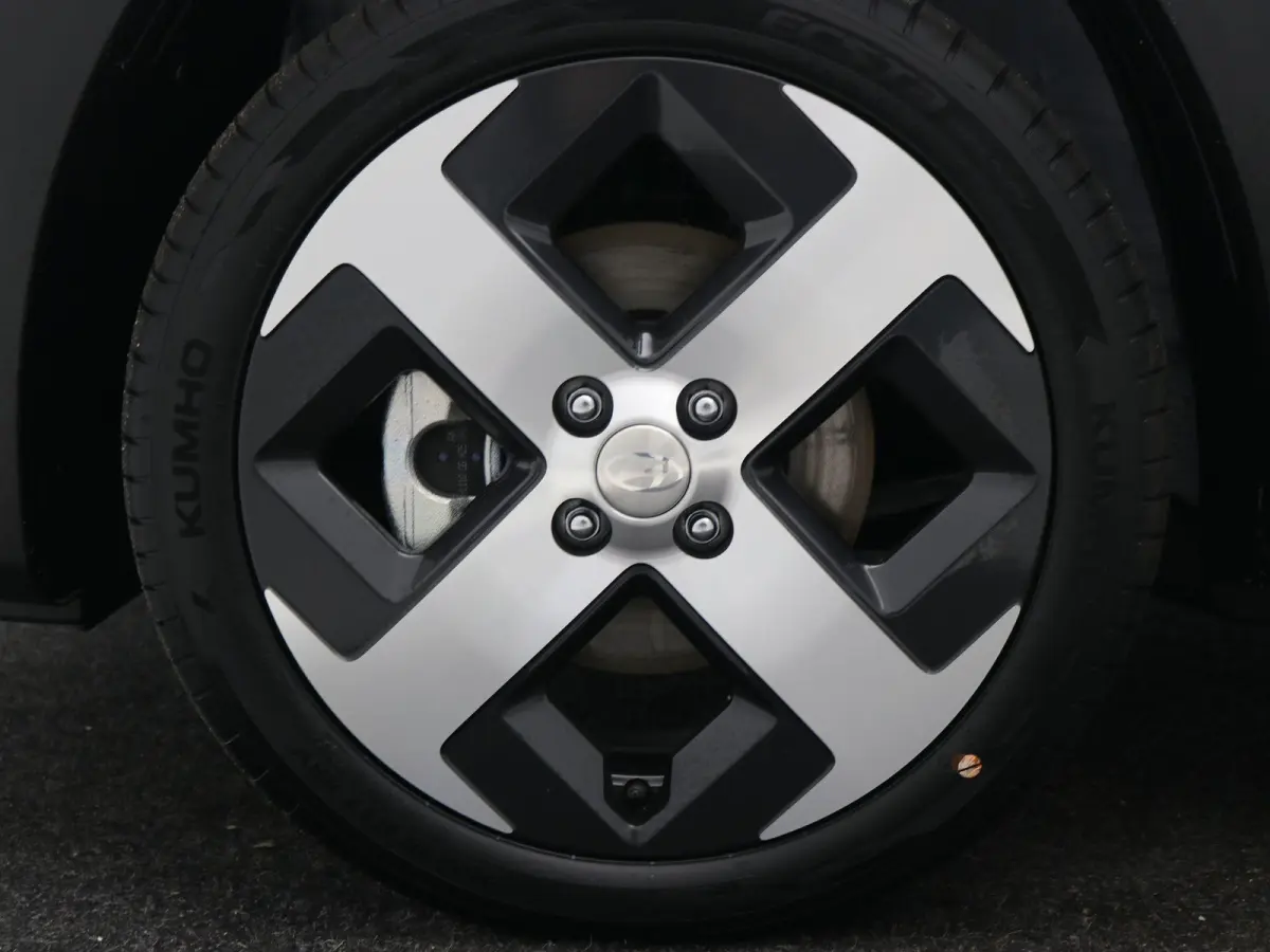 Evolve Sky 49 kWh ** Nu met  € 2.000 Voordeel ** Nieuw uit voorraad leverbaar **  / Warmtepomp / Stoel- & Stuurverwarming / Climate Control / Adaptive Cruise Control / 3 Fase /