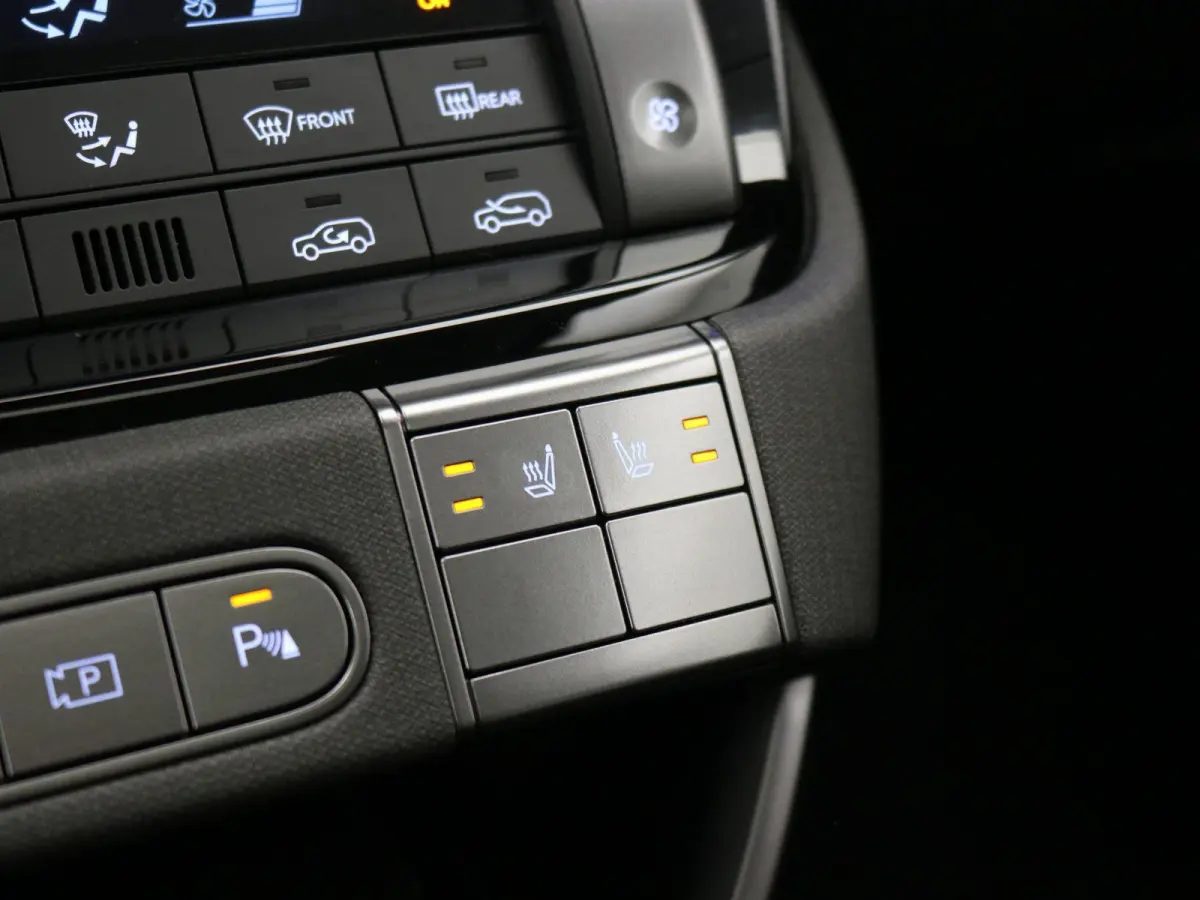 Evolve Sky 49 kWh ** Nu met  € 2.000 Voordeel ** Nieuw uit voorraad leverbaar **  / Warmtepomp / Stoel- & Stuurverwarming / Climate Control / Adaptive Cruise Control / 3 Fase /